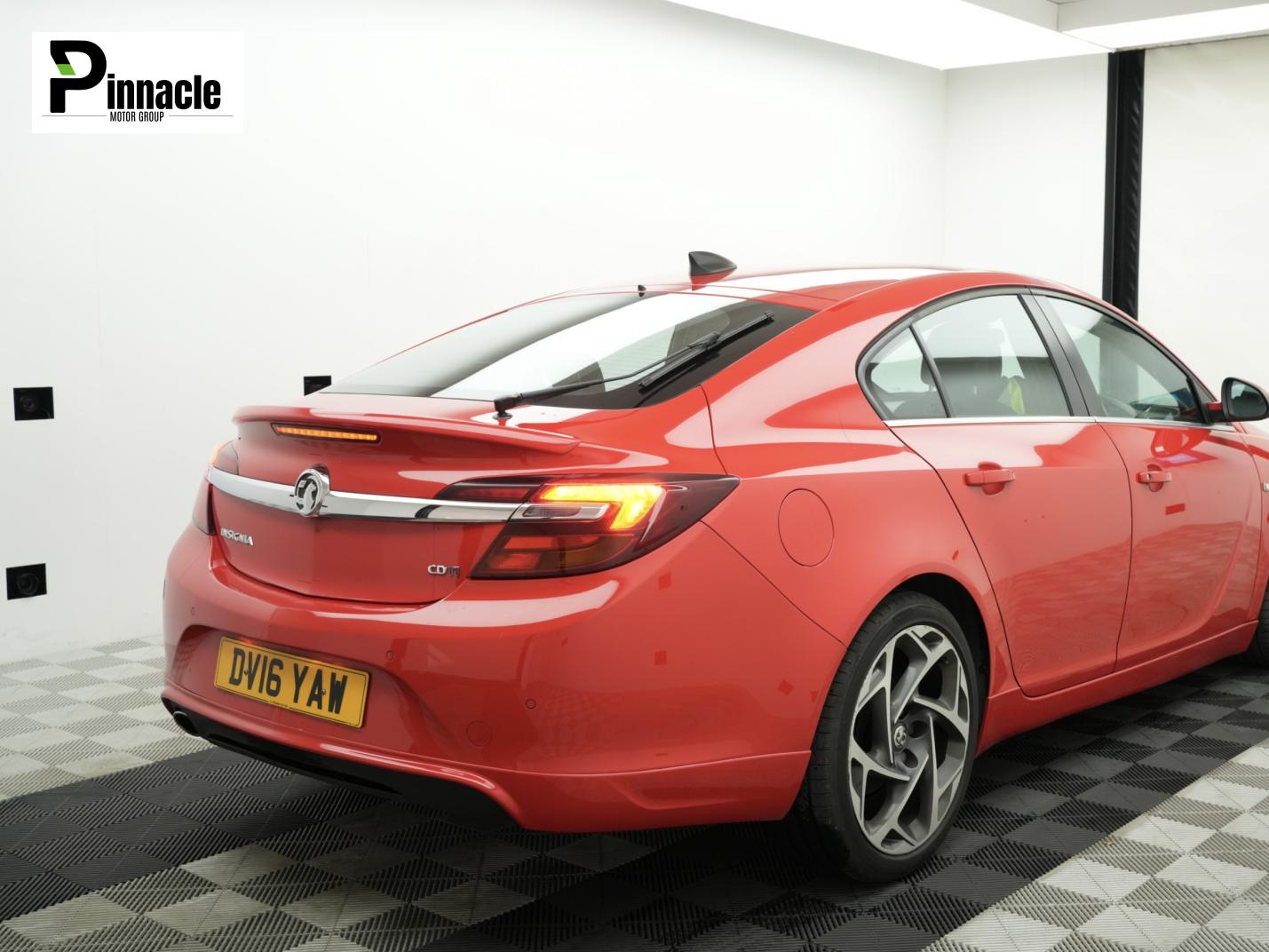 Used Vauxhall Insignia 2016 for sale - 78095287: Photo 2