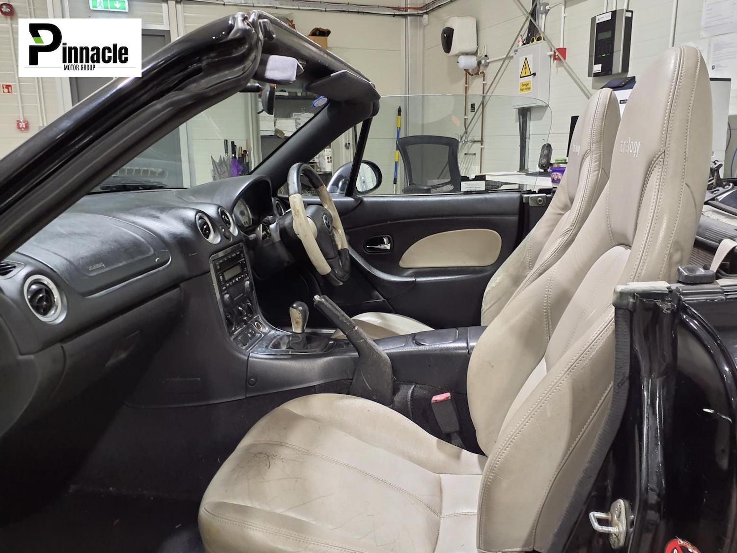 Used Mazda MX-5 2002 for sale - 76726195: Photo 2