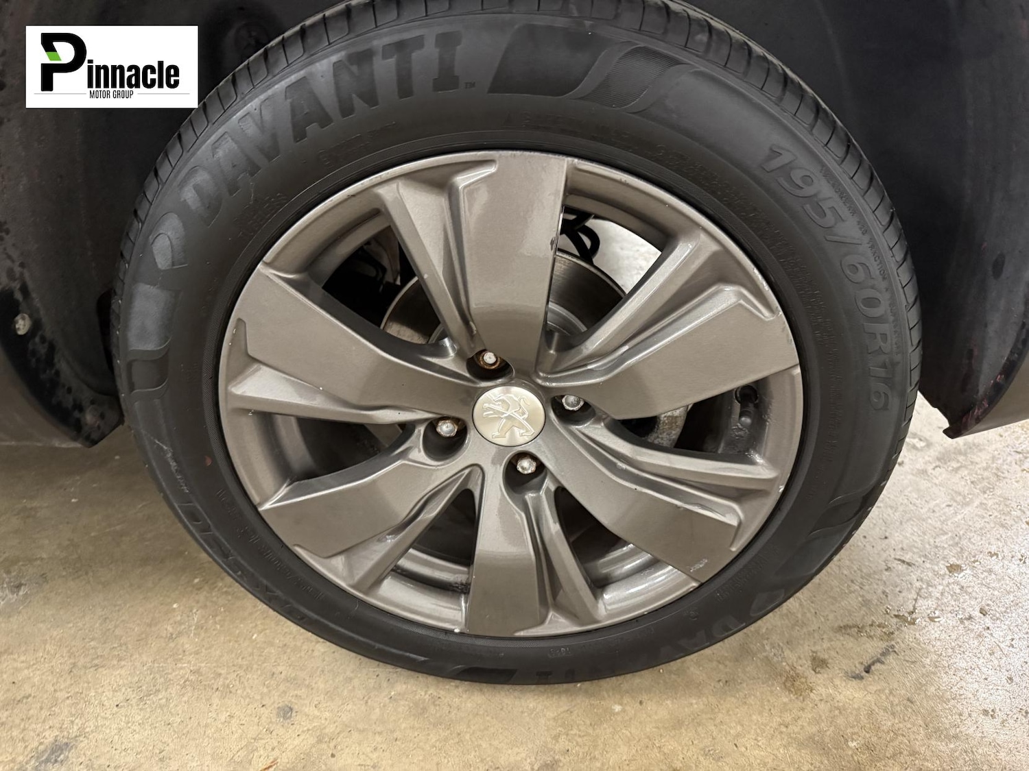 Used Peugeot 2008 2017 for sale - 76249975: Photo 11