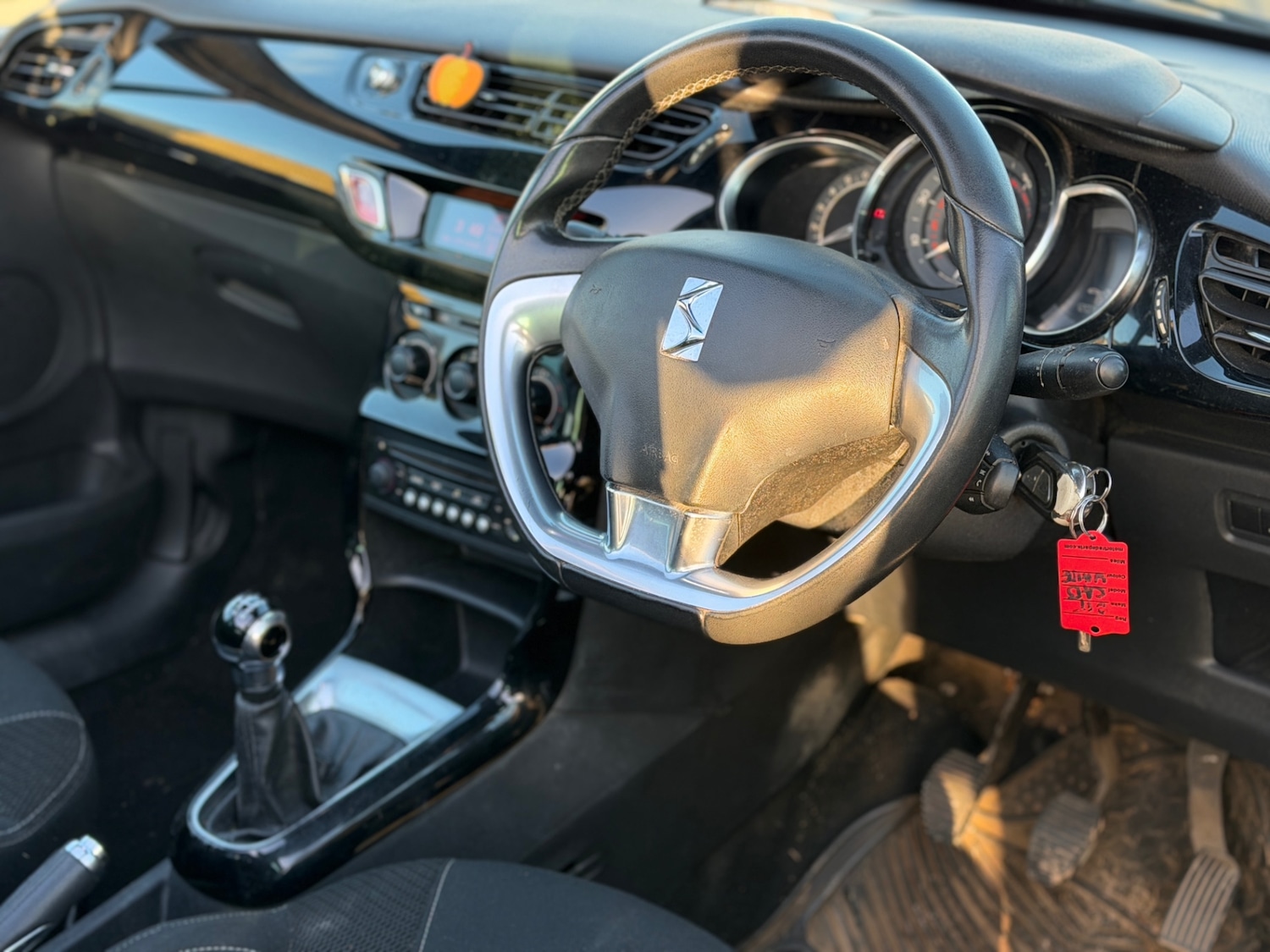 Used Citroen DS3 2013 for sale - 76664606: Photo 5