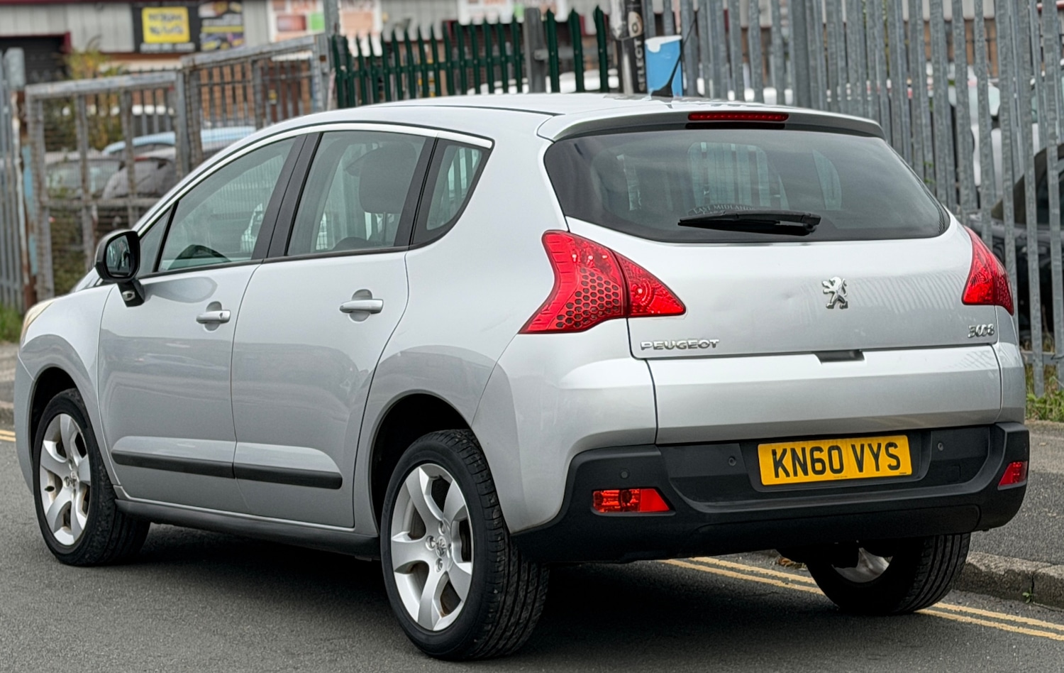 Used Peugeot 3008 2011 for sale - 76302943: Photo 3