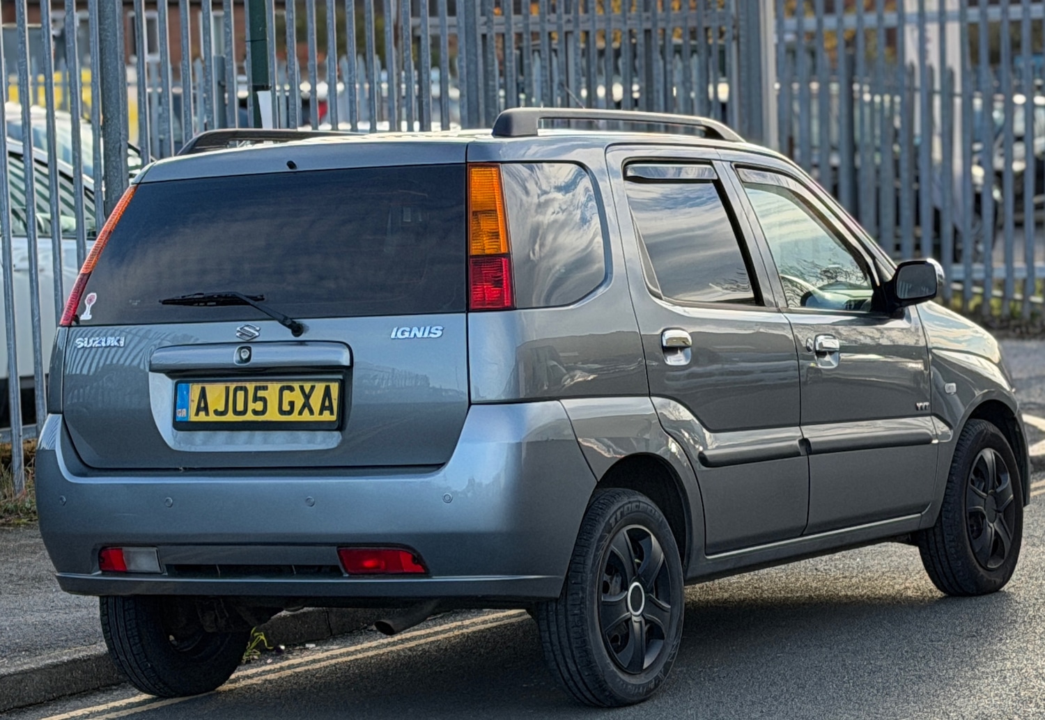 Used Suzuki Ignis 2005 for sale - 76379245: Photo 2