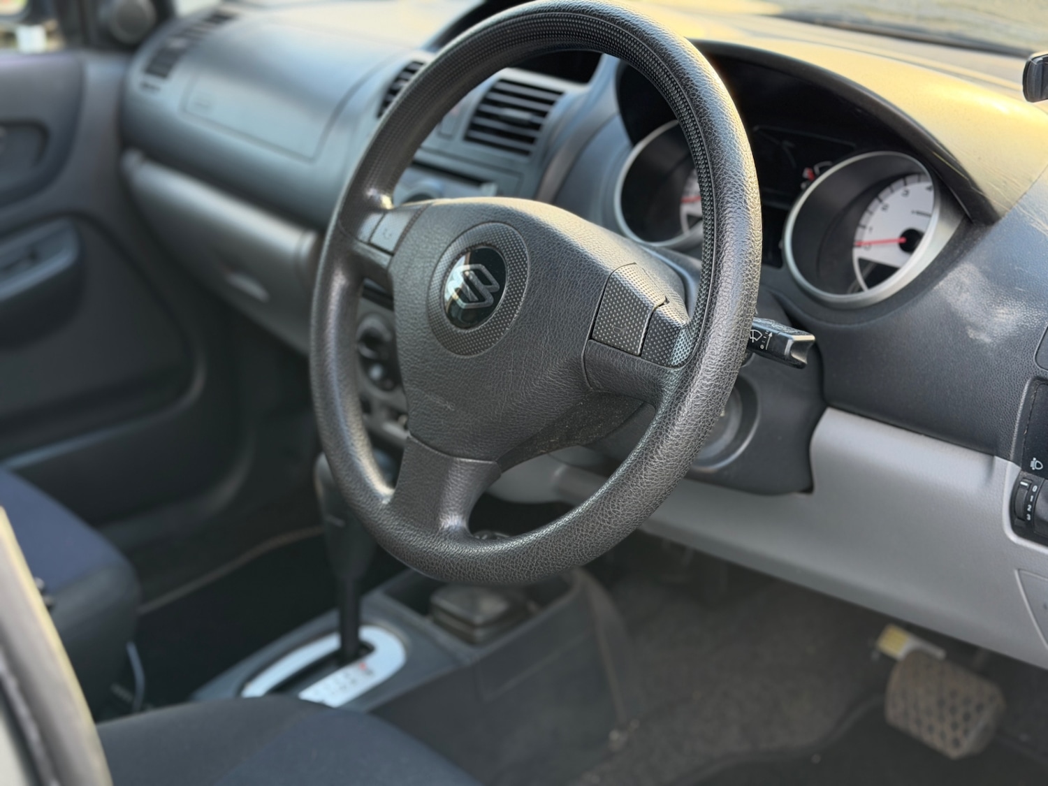 Used Suzuki Ignis 2005 for sale - 76379245: Photo 4