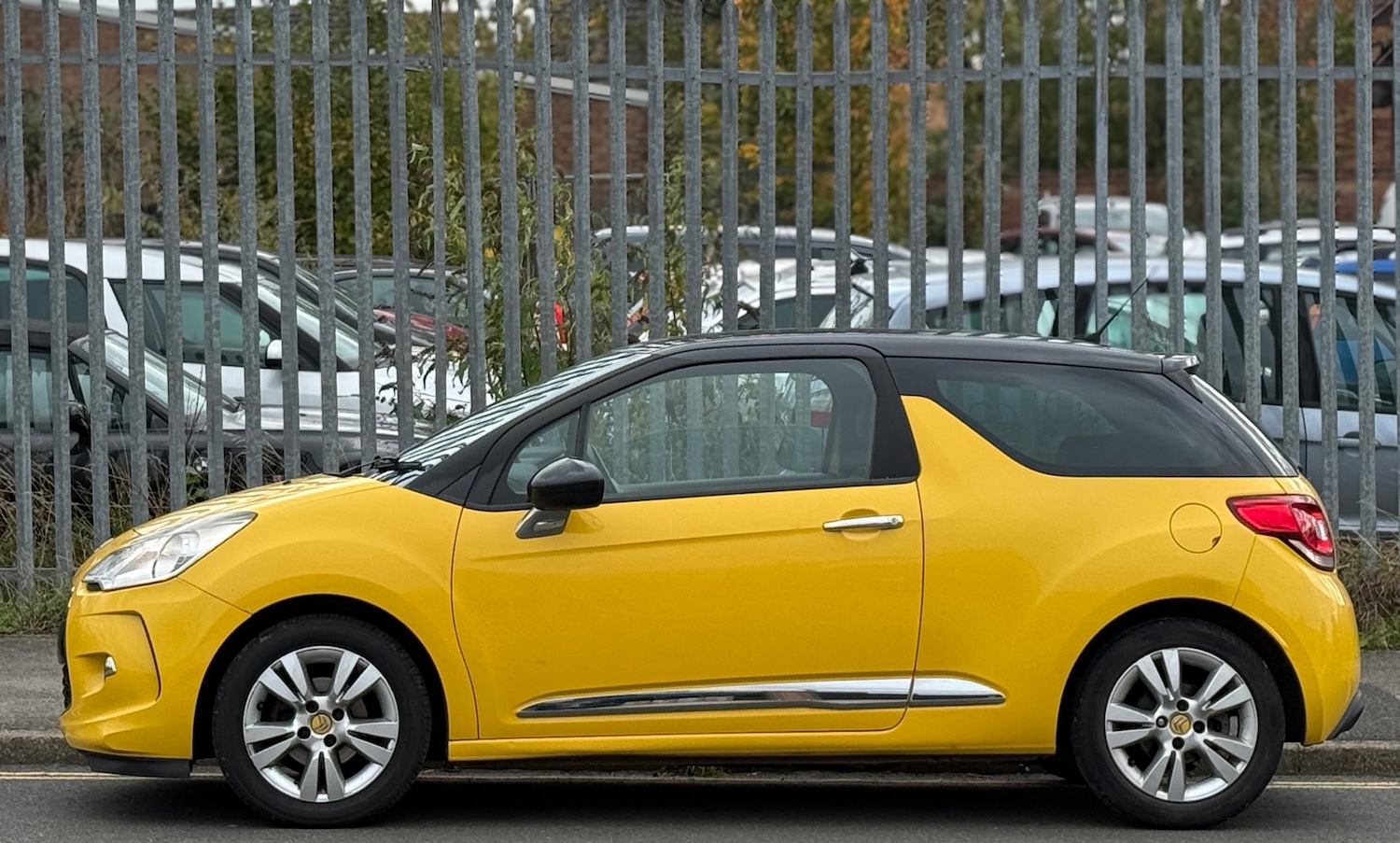 Used Citroen DS3 2012 for sale - 76226125: Photo 2