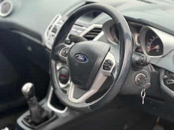 Used Ford Fiesta 2011 for sale - 75649947: Photo