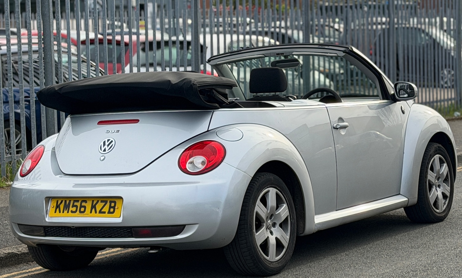 Used Volkswagen Beetle 2006 for sale - 78202516: Photo 3