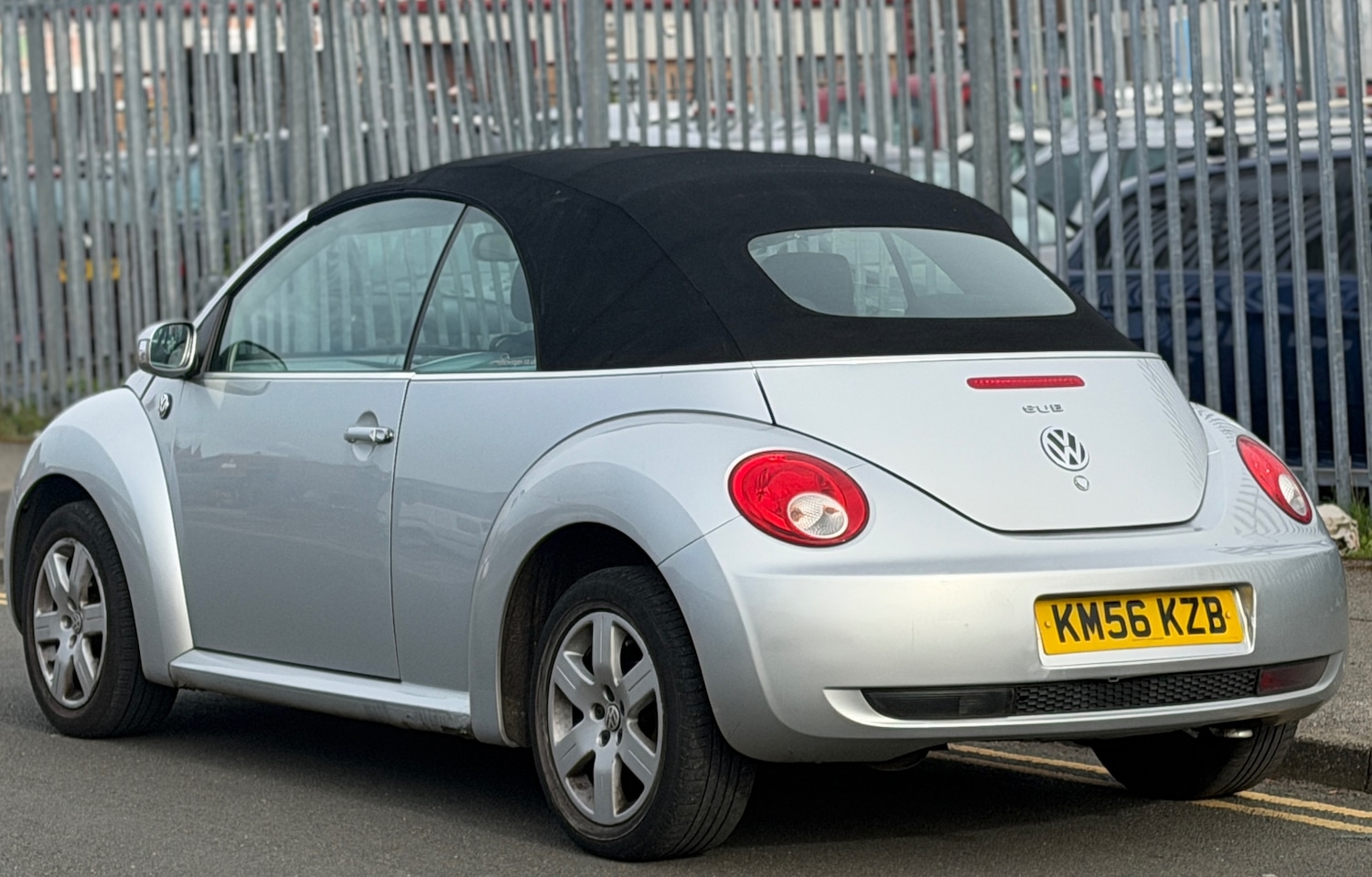 Used Volkswagen Beetle 2006 for sale - 78202516: Photo 6