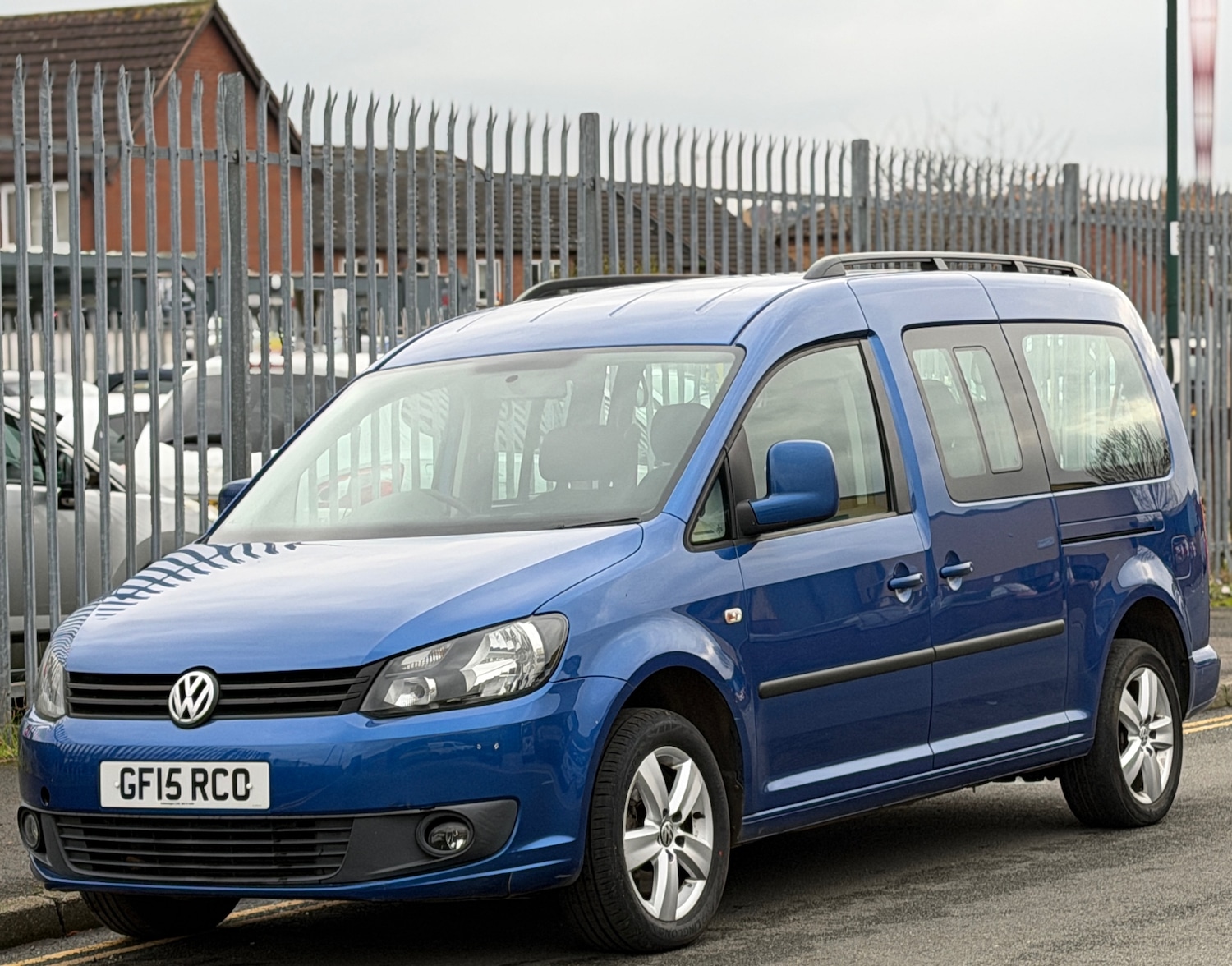 Used Volkswagen Caddy Maxi Life 2015 for sale - 76517738: Photo 1