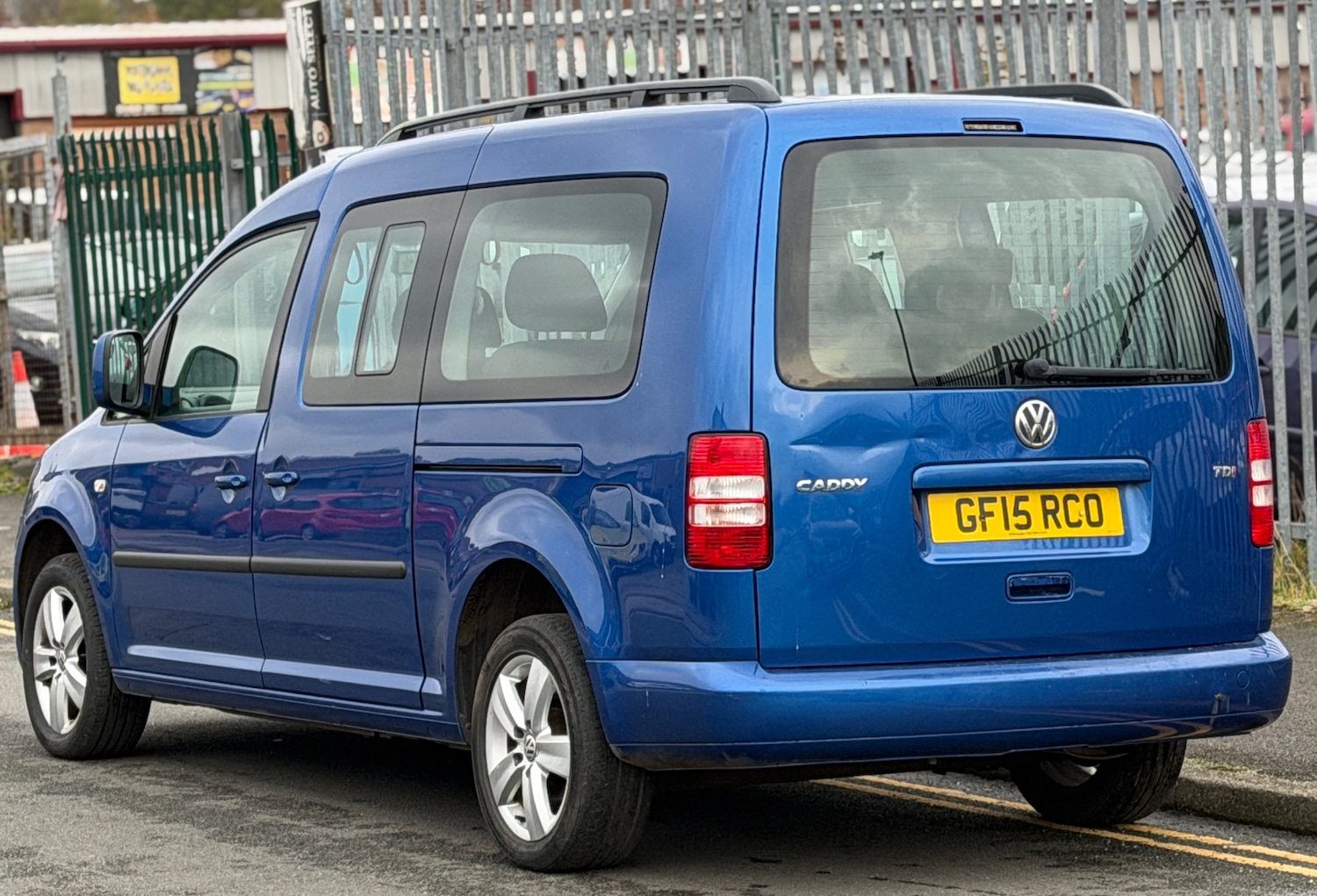 Used Volkswagen Caddy Maxi Life 2015 for sale - 76517738: Photo 3