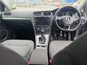 Used Volkswagen Golf 2019 for sale - 78663428: Photo