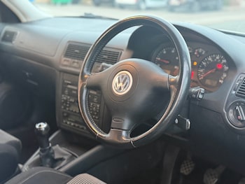 Used Volkswagen Golf 2003 for sale - 78306694: Photo