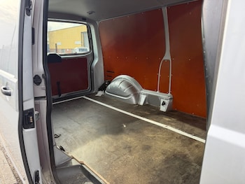 Used Volkswagen Transporter 2014 for sale - 78202520: Photo