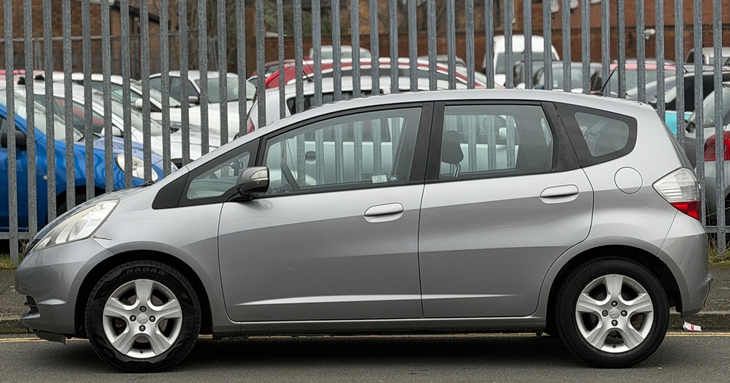 Used Honda Jazz 2009 for sale - 77707962: Photo 2