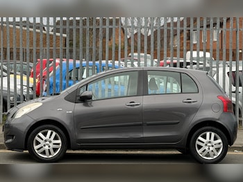 Used Toyota Yaris 2012 for sale - 77785730: Photo