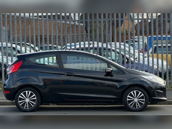 Used Ford Fiesta 2016 for sale - 76620639: Photo