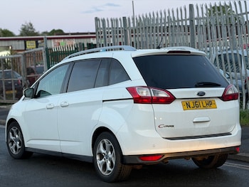 Used Ford Grand C-Max 2011 for sale - 78402145: Photo