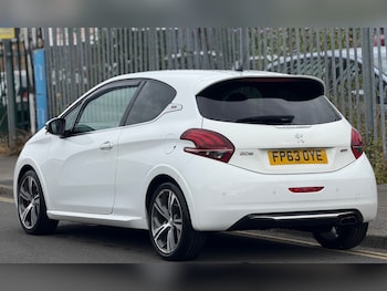 Used Peugeot 208 2013 for sale - 75649953: Photo
