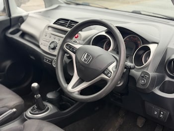 Used Honda Jazz 2010 for sale - 77277049: Photo