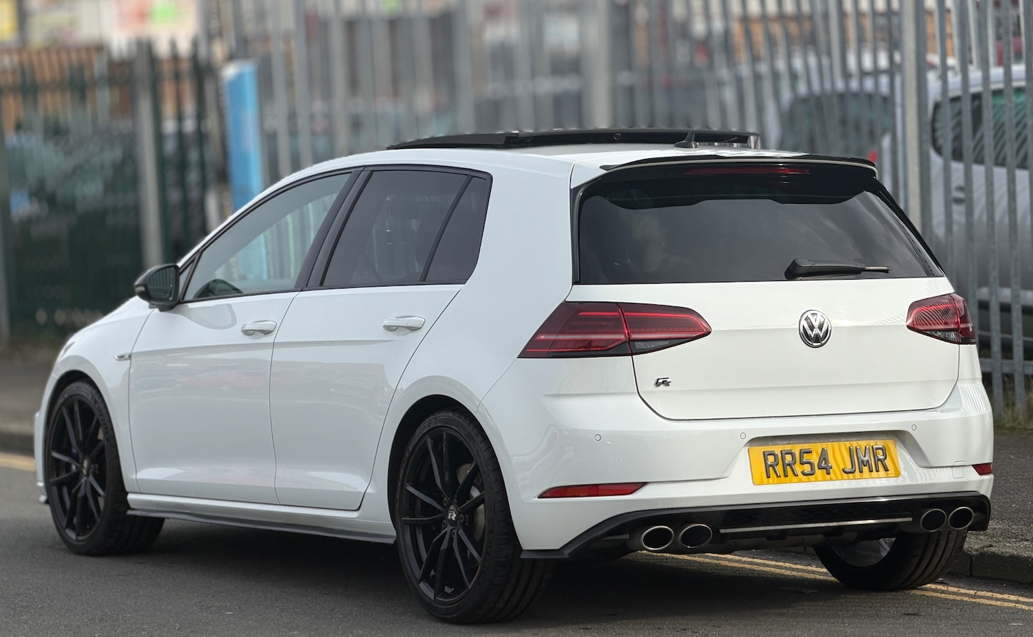 Used Volkswagen Golf 2017 for sale - 77632883: Photo 3