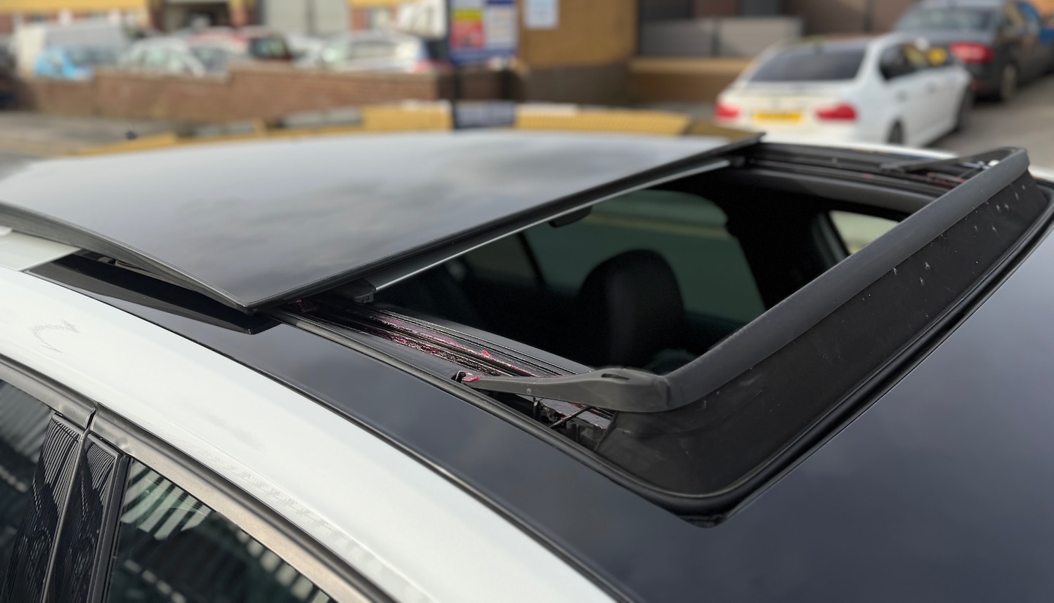 Used Volkswagen Golf 2017 for sale - 77632883: Photo 4