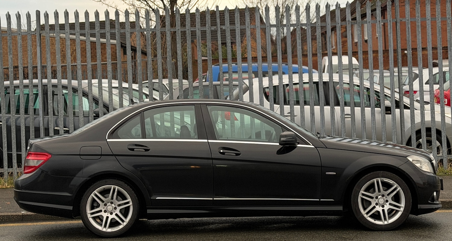 Used Mercedes-Benz C Class 2011 for sale - 76971787: Photo 2