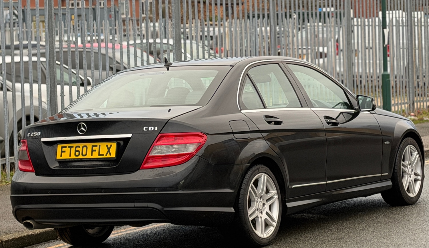 Used Mercedes-Benz C Class 2011 for sale - 76971787: Photo 3