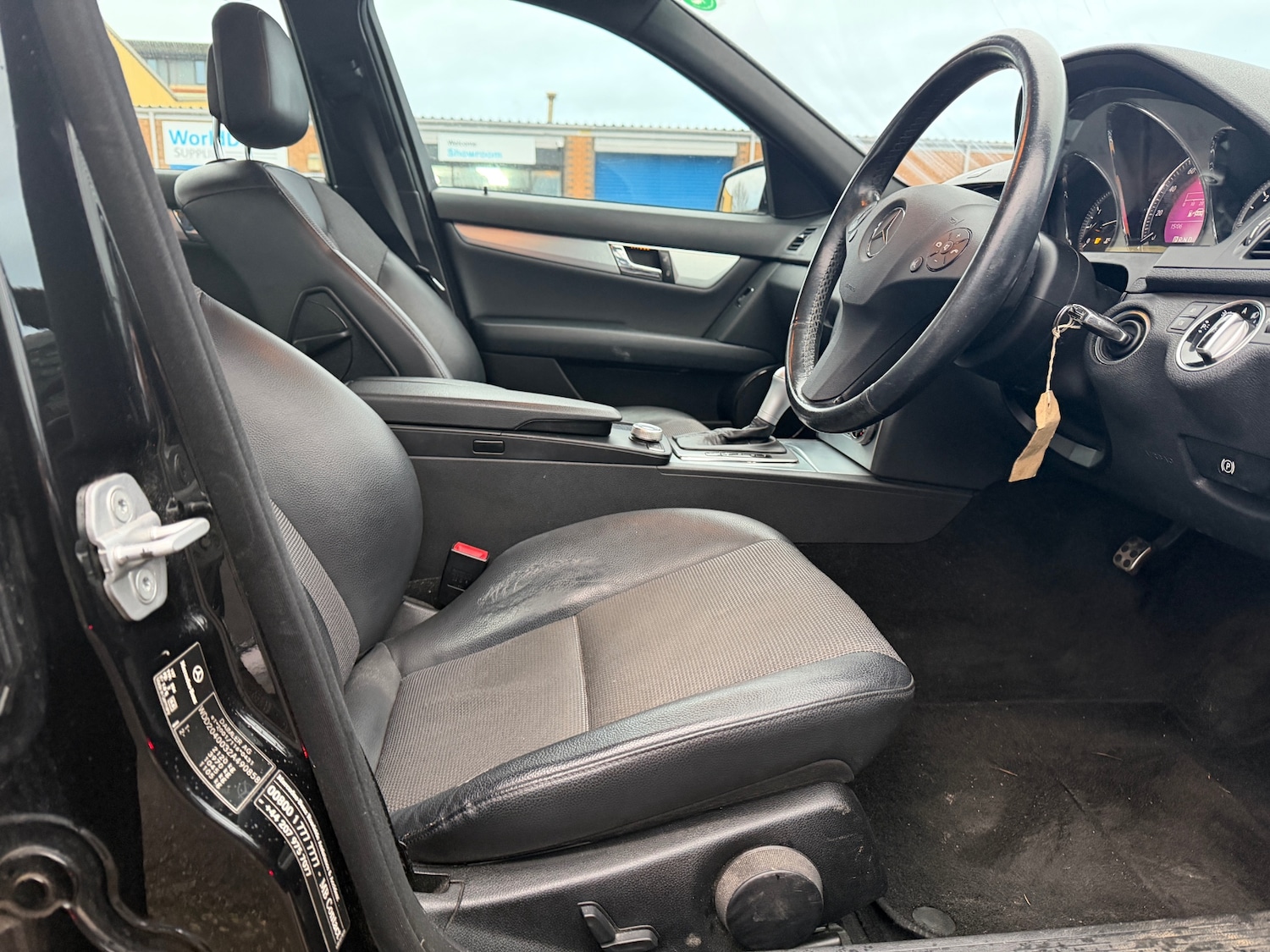 Used Mercedes-Benz C Class 2011 for sale - 76971787: Photo 8