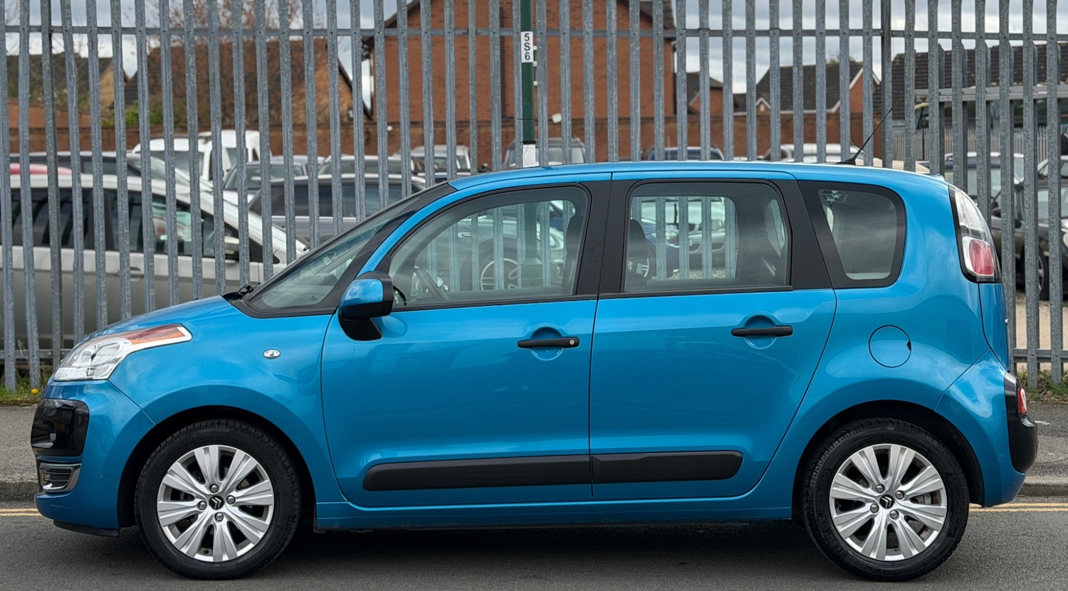 Used Citroen C3 Picasso 2011 for sale - 78122939: Photo 2