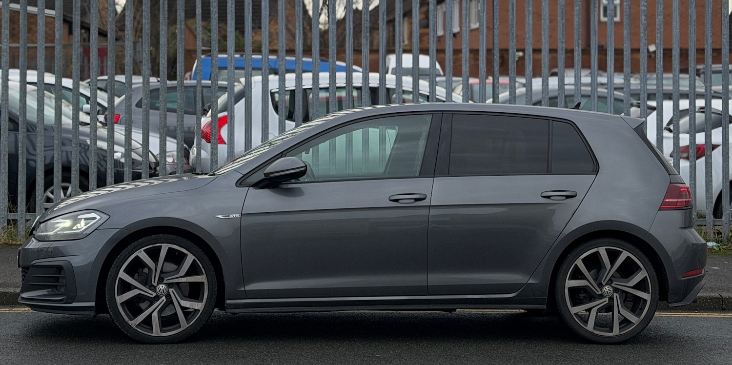Used Volkswagen Golf 2018 for sale - 77003630: Photo 2