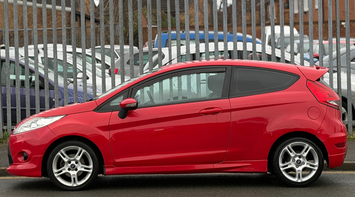 Used Ford Fiesta 2011 for sale - 76713285: Photo 2