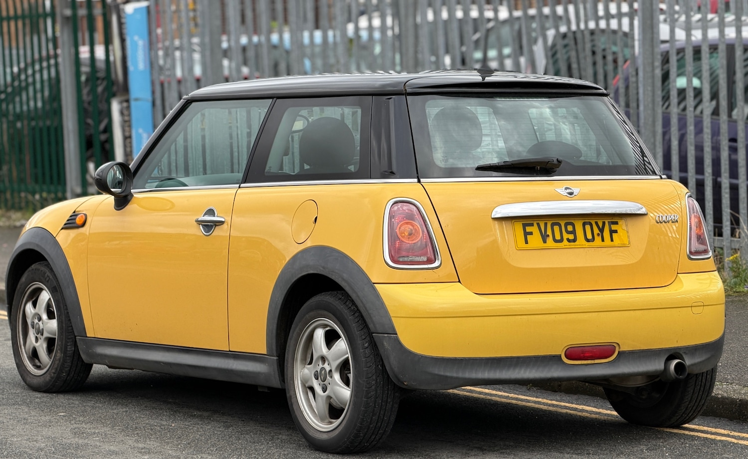 Used MINI Hatch 2009 for sale - 76566232: Photo 3
