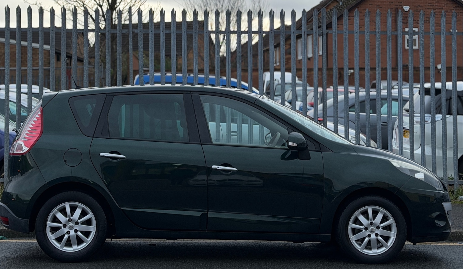 Used Renault Scenic 2010 for sale - 76722438: Photo 2