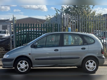 Used Renault Megane 1998 for sale - 75936126: Photo