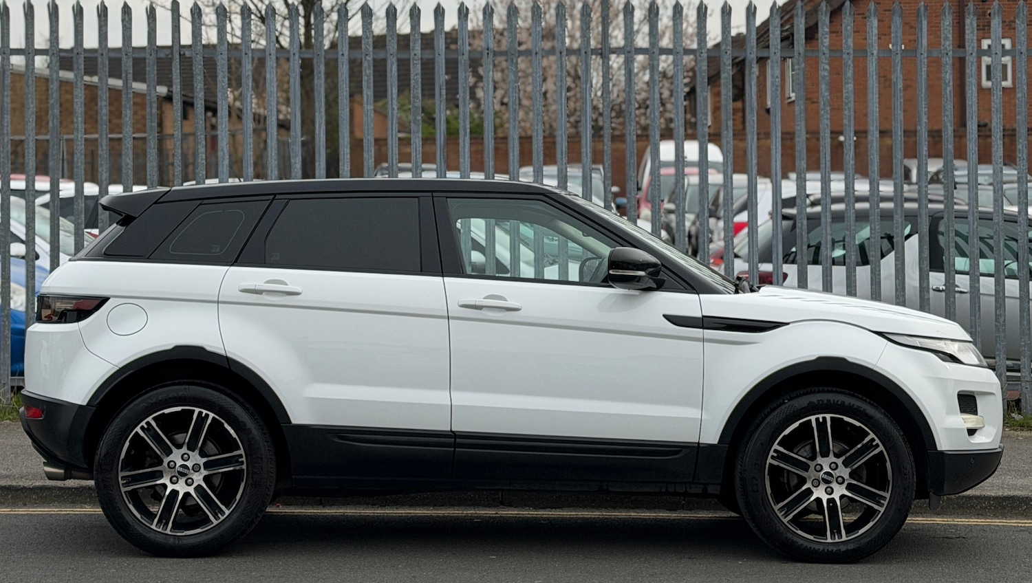 Used Land Rover Range Rover Evoque 2012 for sale - 77982879: Photo 2