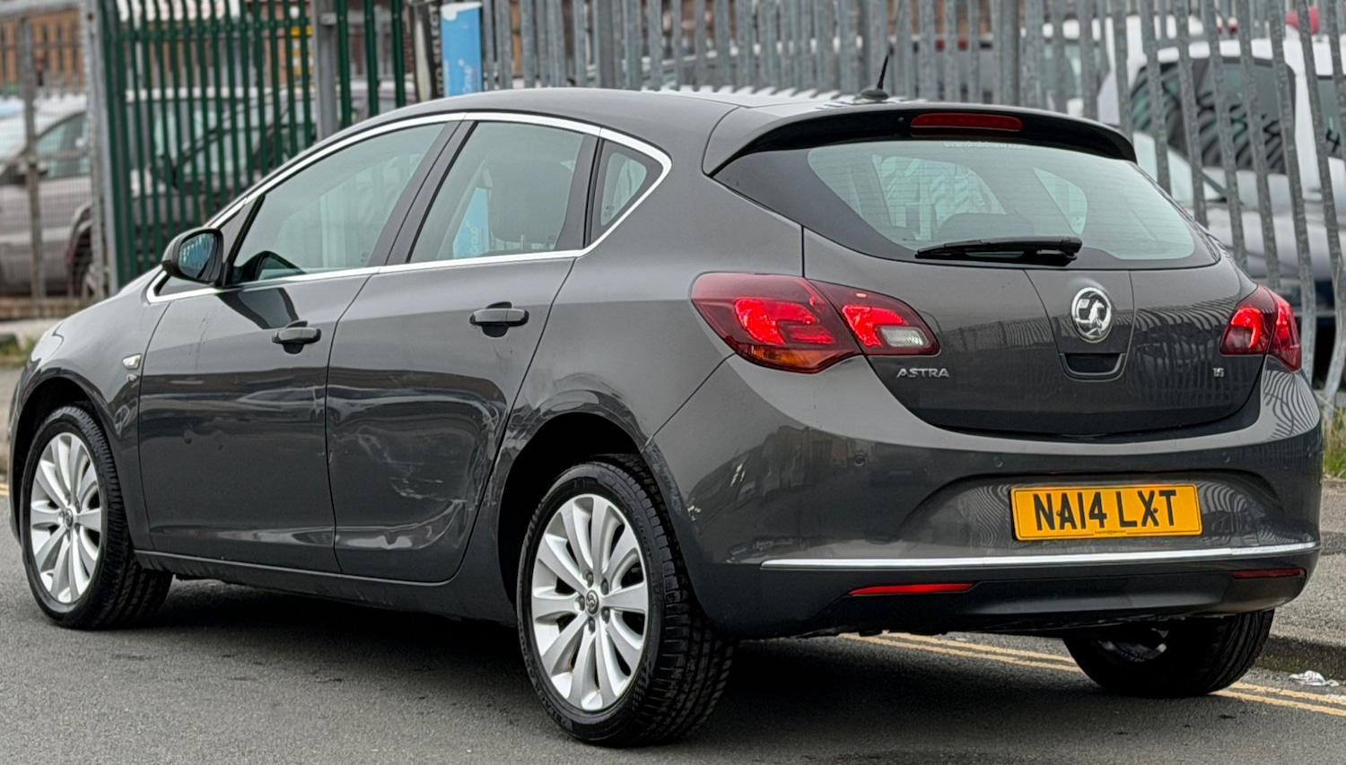 Used Vauxhall Astra 2014 for sale - 77784823: Photo 3