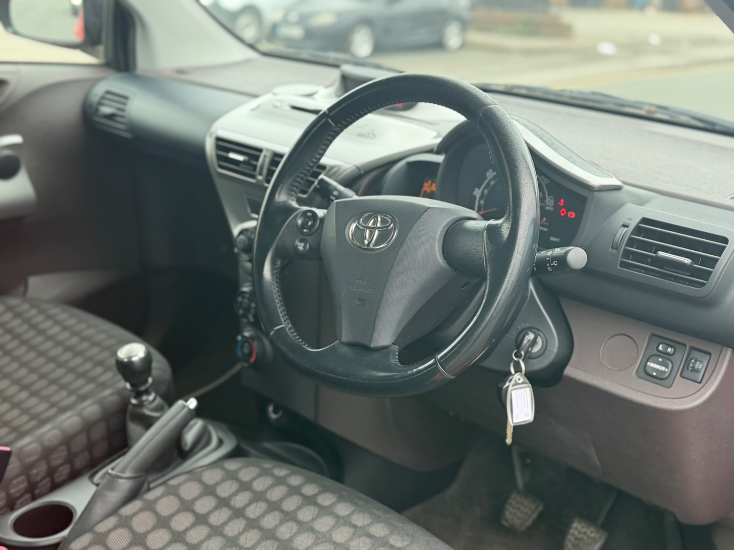 Used Toyota IQ 2010 for sale - 77981976: Photo 4