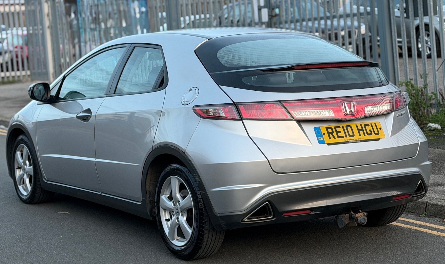 Used Honda Civic 2010 for sale - 76357008: Photo 3