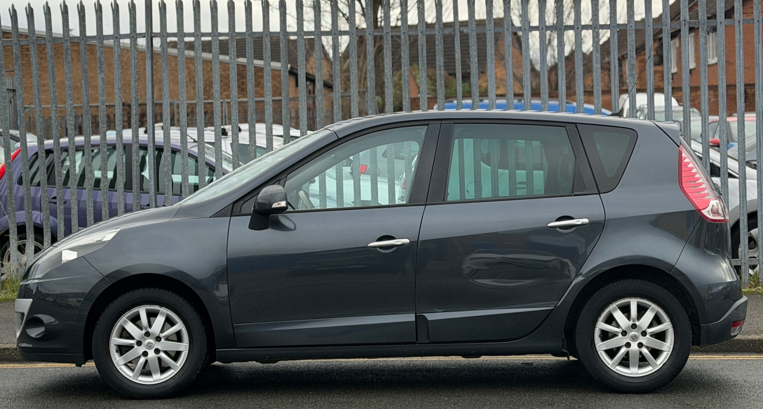 Used Renault Scenic 2010 for sale - 76706369: Photo 2