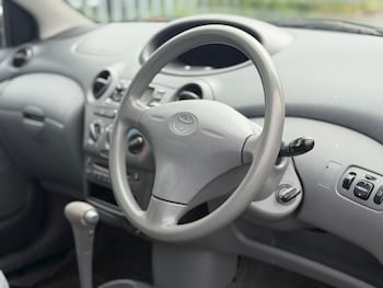Used Toyota Yaris 2000 for sale - 78606928: Photo