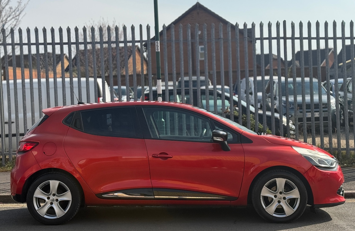Used Renault Clio 2013 for sale - 74041453: Photo 2