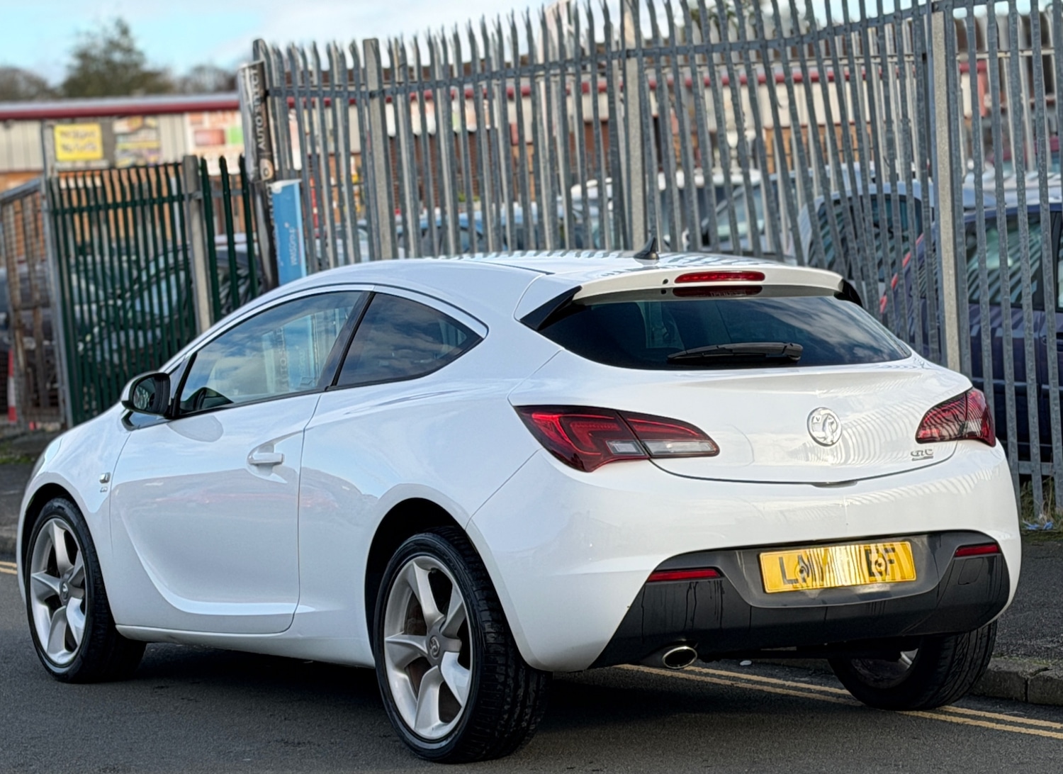 Used Vauxhall Astra GTC 2014 for sale - 76627224: Photo 3