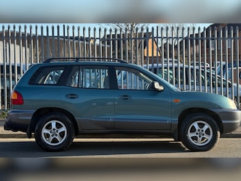 Used Hyundai Santa Fe 2004 for sale - 73930333: Photo