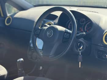 Used Vauxhall Corsa 2011 for sale - 79687698: Photo