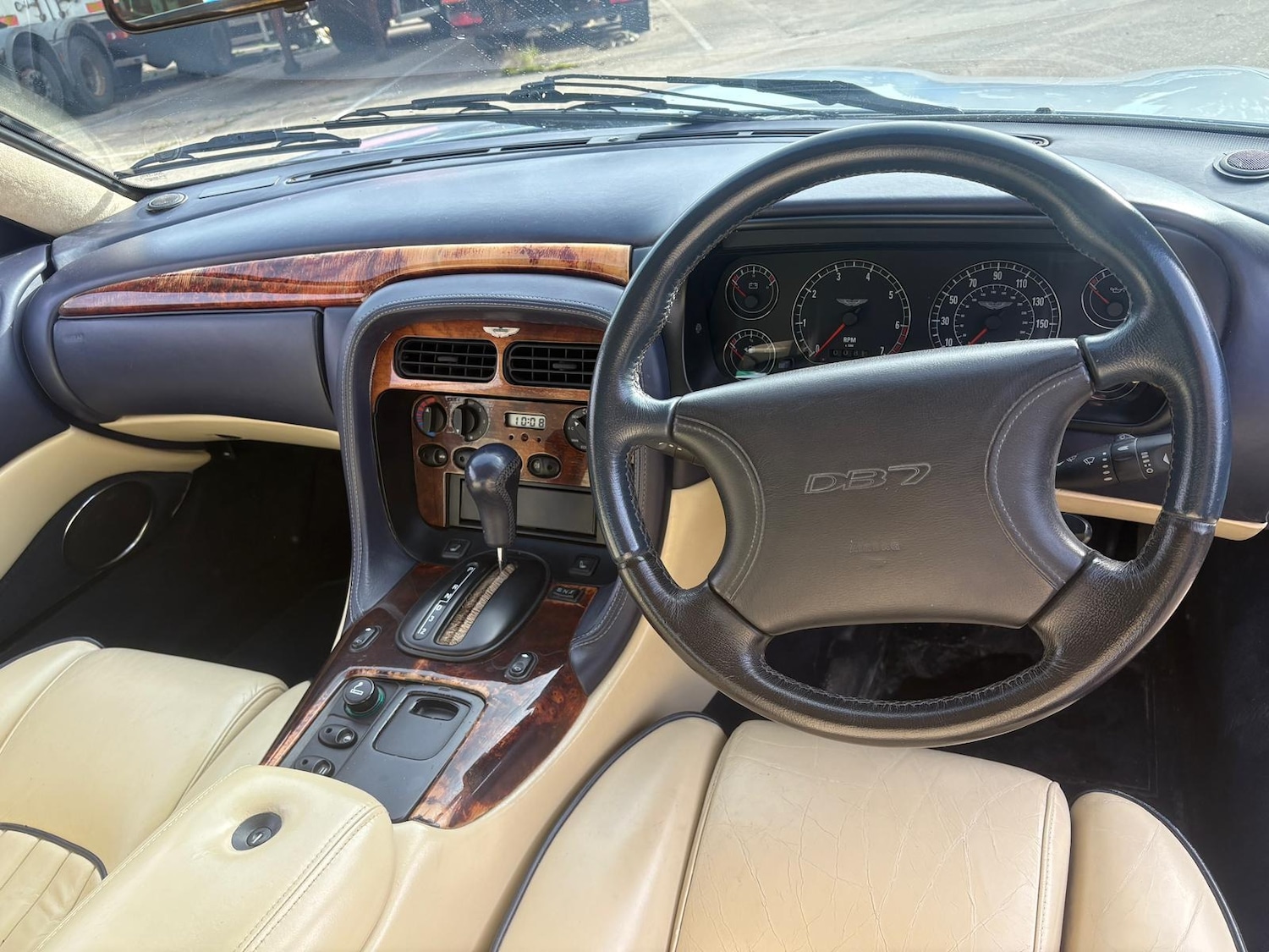 Used Aston Martin DB7 1998 for sale - 76045626: Photo 10