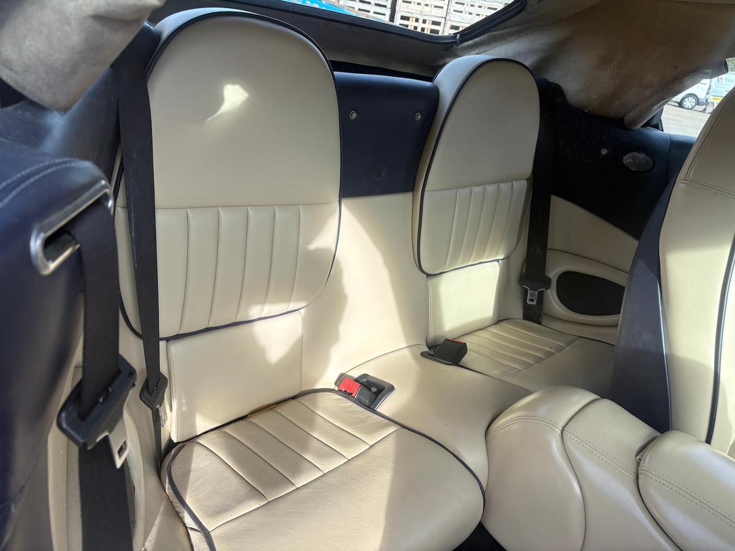 Used Aston Martin DB7 1998 for sale - 76045626: Photo 14