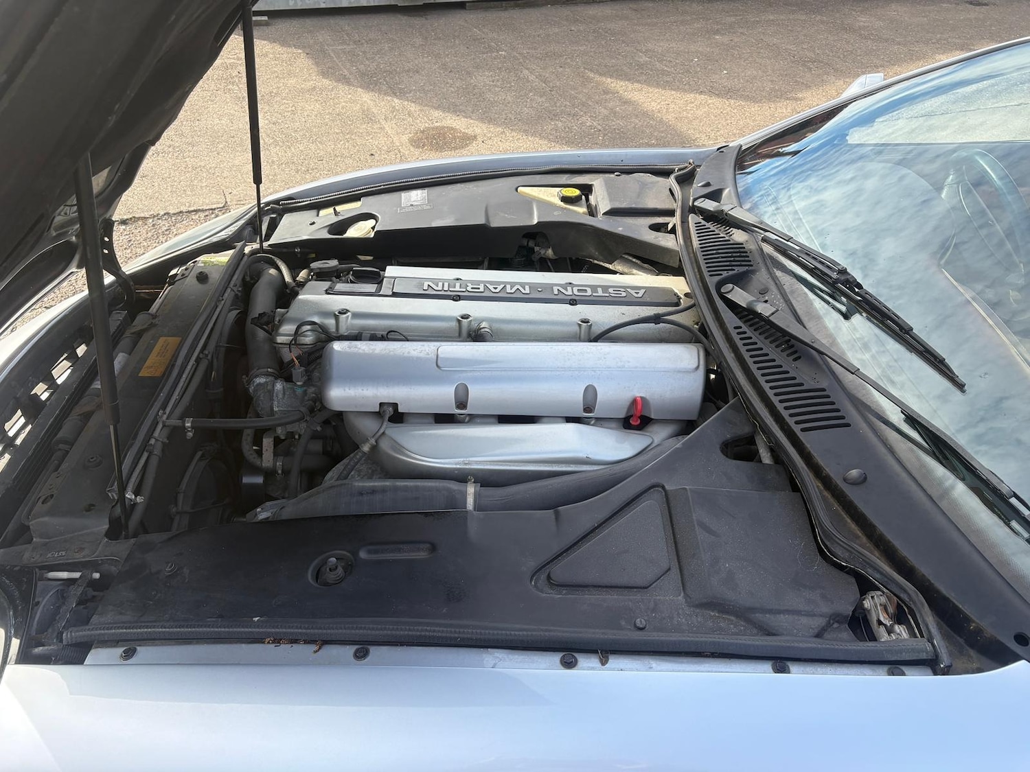 Used Aston Martin DB7 1998 for sale - 76045626: Photo 8