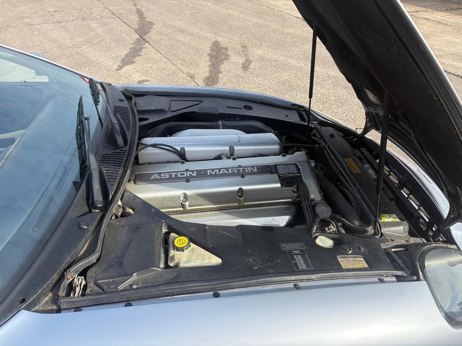 Used Aston Martin DB7 1998 for sale - 76045626: Photo 9
