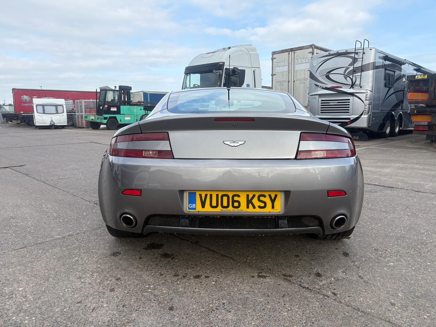 Used Aston Martin Vantage 2006 for sale - 77932450: Photo 5