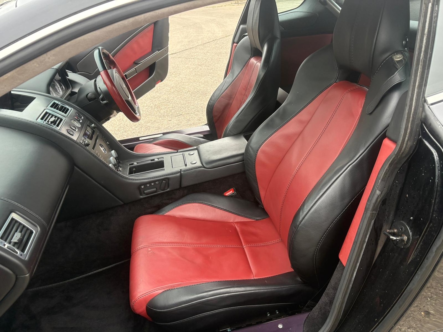 Used Aston Martin Vantage 2007 for sale - 76287034: Photo 11