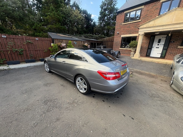 Used Mercedes-Benz E-Class 2009 for sale - 75299885: Photo 2
